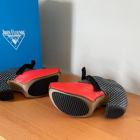 Fluevog Prepare Pledge - tomato red orange w xo b&w accent, ribbon tie - 9.5 - Picture 5 of 6